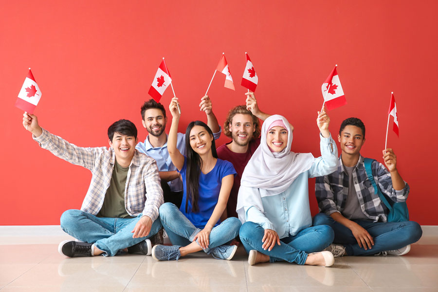 nhap-cu-canada-chi-17-nguoi-canada-ung-ho-tang-them-nguoi-nhap-cu-chuyen-gia-dinh-cu-canada-evertrust-17048171573931947233058